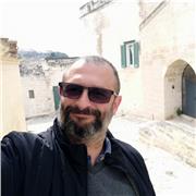 In diritto ed economia sono un docente con esperienze anche in altri settori professionali